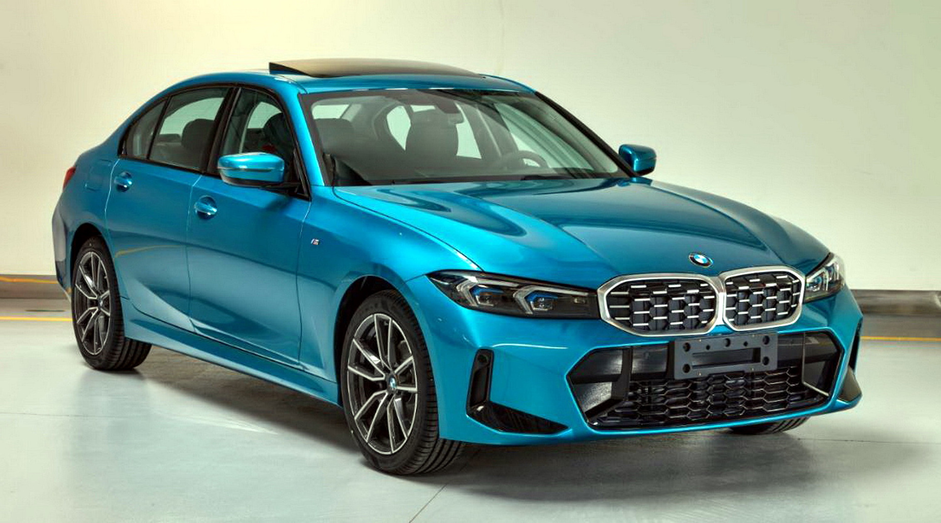 BMW改良新型３シリーズの画像リーク！新デザインのキドニーグリルとは？