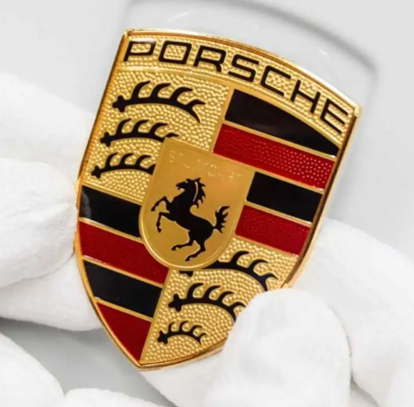 ポルシェがヨーロッパで最も価値ある自動車メーカーに！２位はフォルクスワーゲン！
